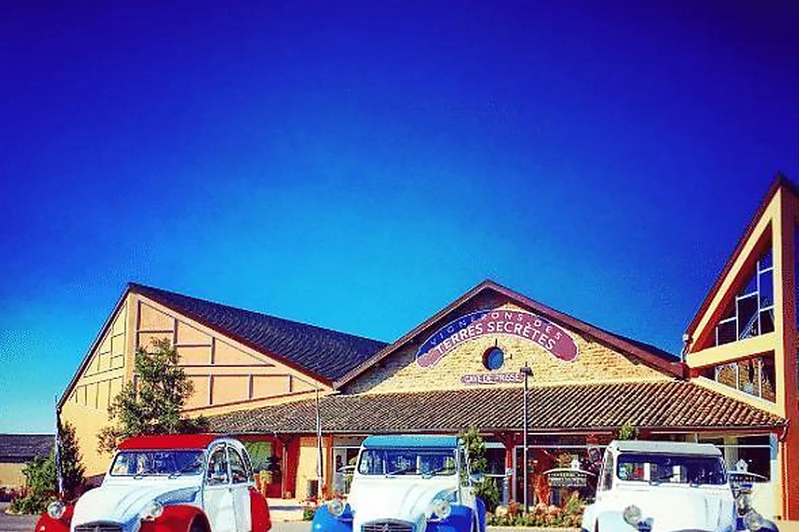 Lieux événementiels, LE BUREAU DES LÉGENDES