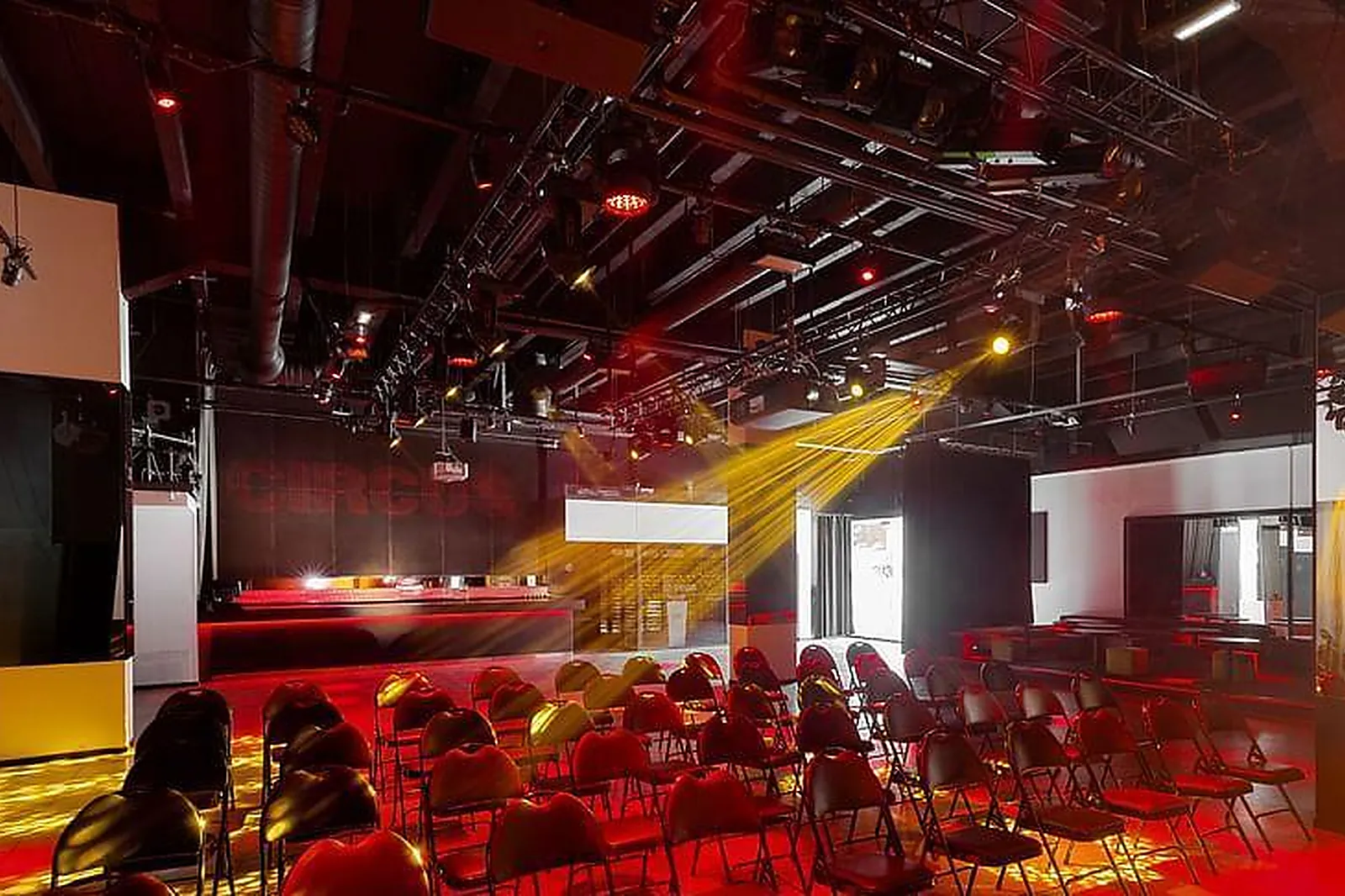 Lieux événementiels, DOCKS CIRCUS