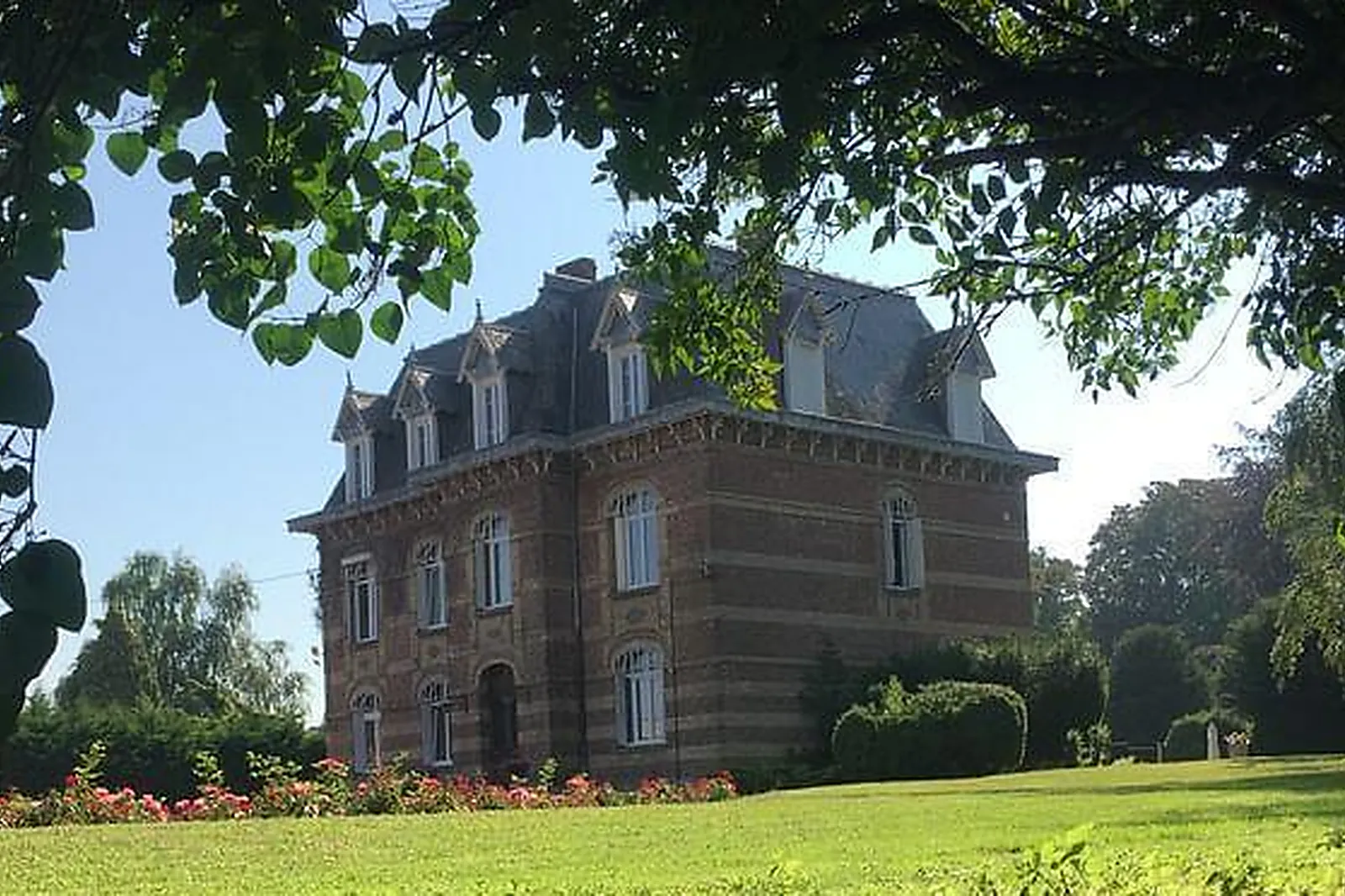 Lieux événementiels, DOMAINE LES RACINES