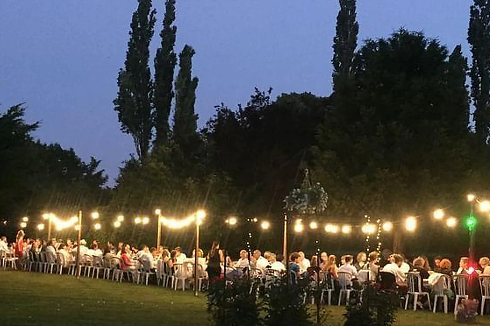 Lieux événementiels, DOMAINE LES RACINES