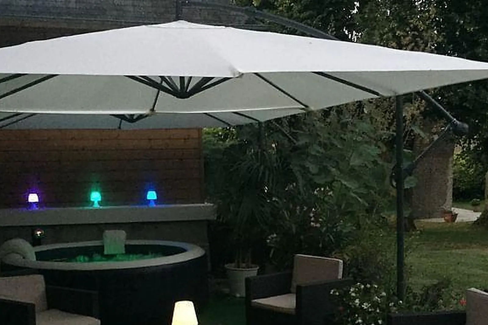 Lieux événementiels, DOMAINE LES RACINES