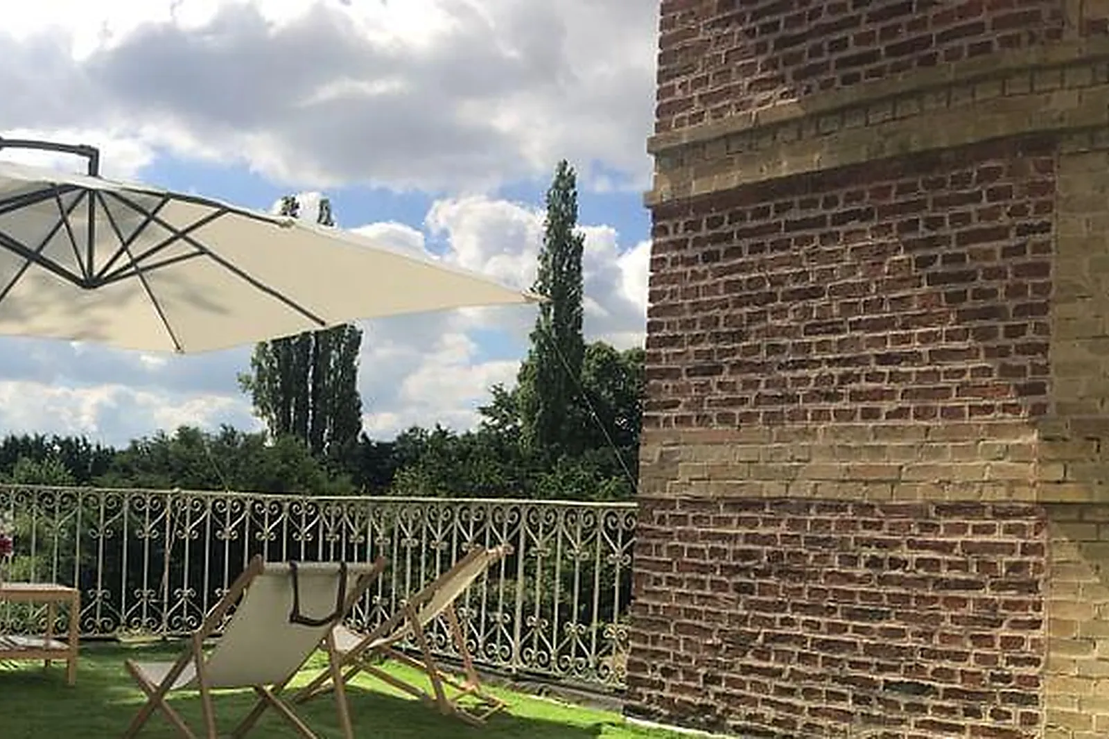 Lieux événementiels, DOMAINE LES RACINES