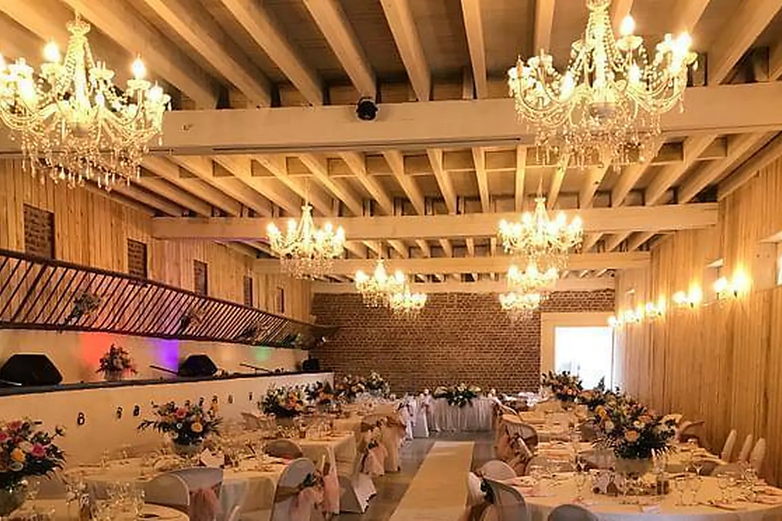 Lieux événementiels, DOMAINE LES RACINES