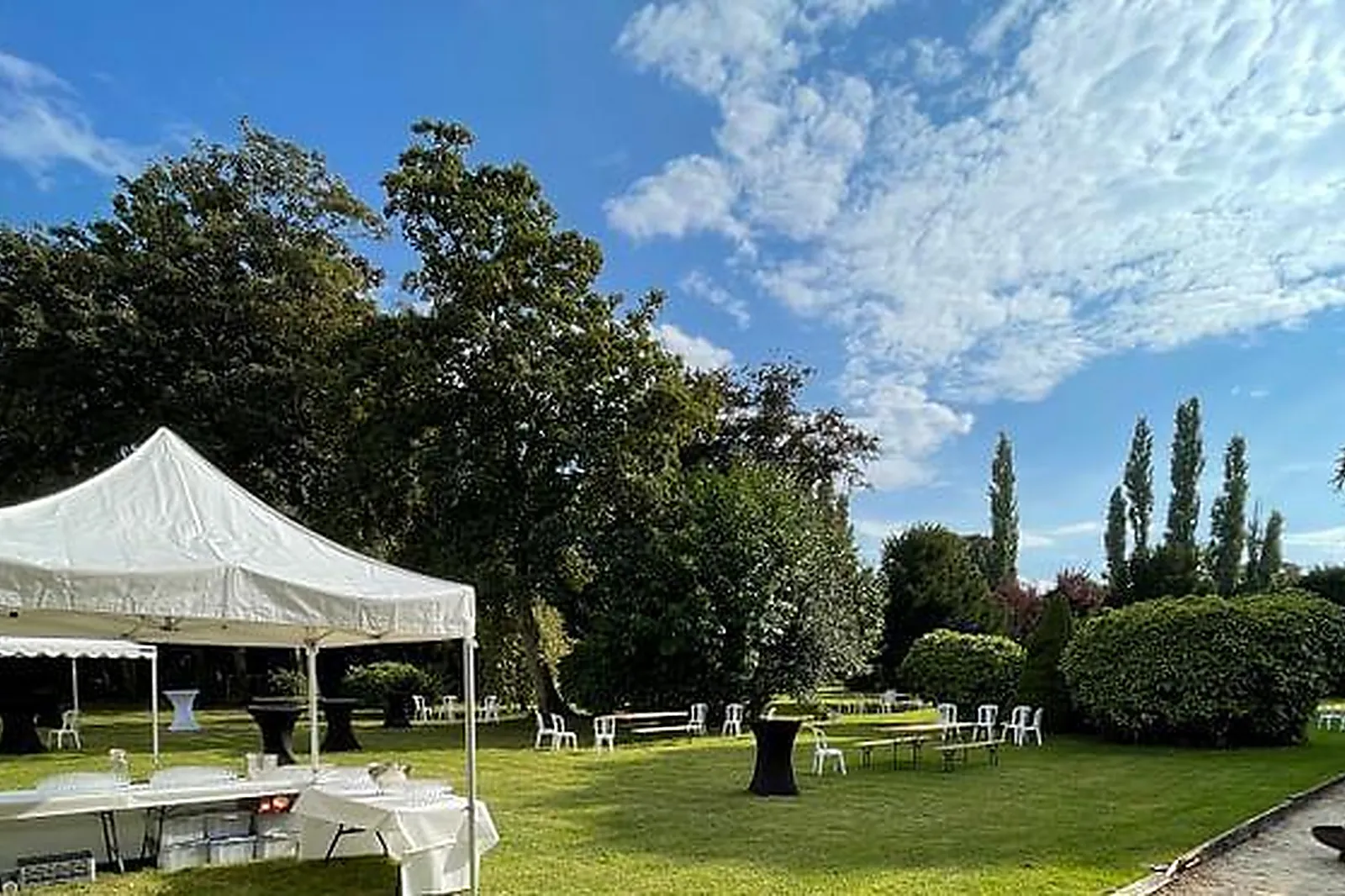 Lieux événementiels, DOMAINE LES RACINES