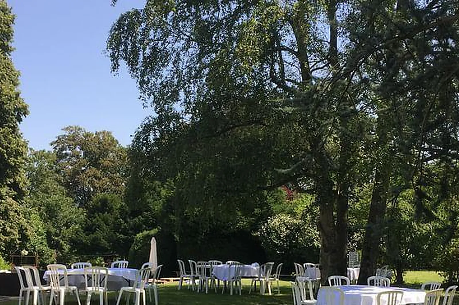 Lieux événementiels, DOMAINE LES RACINES