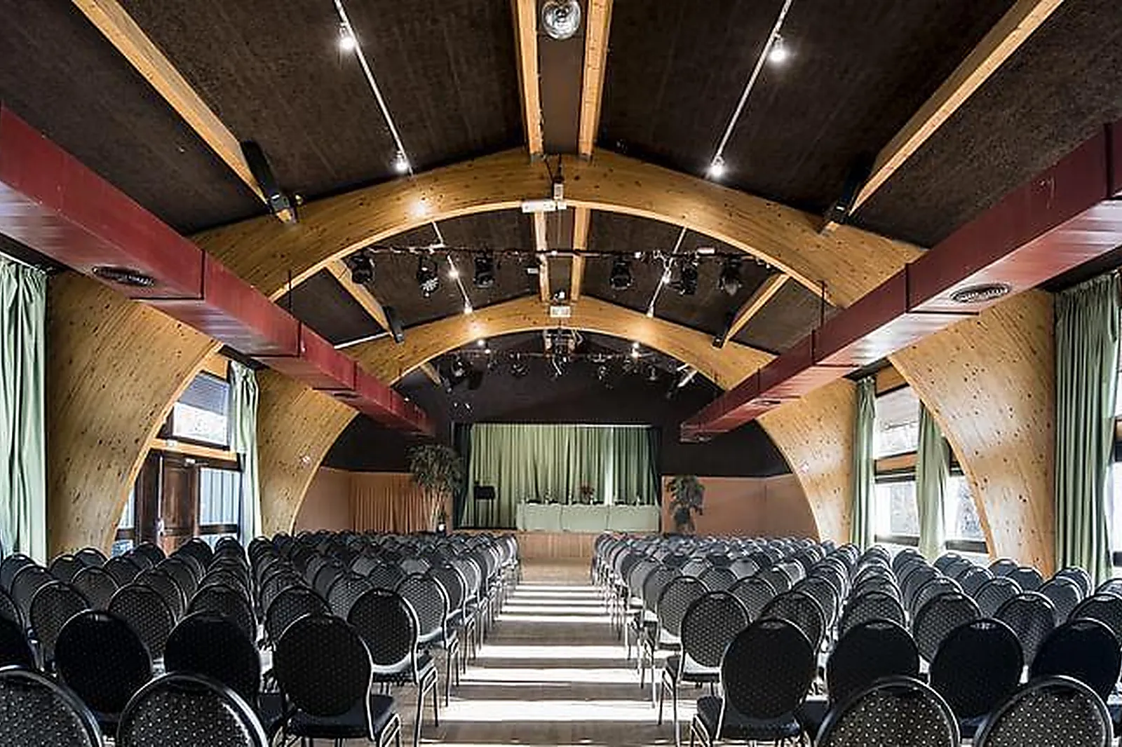 Lieux événementiels, DOMAINE LOU CAPITELLE & SPA ****