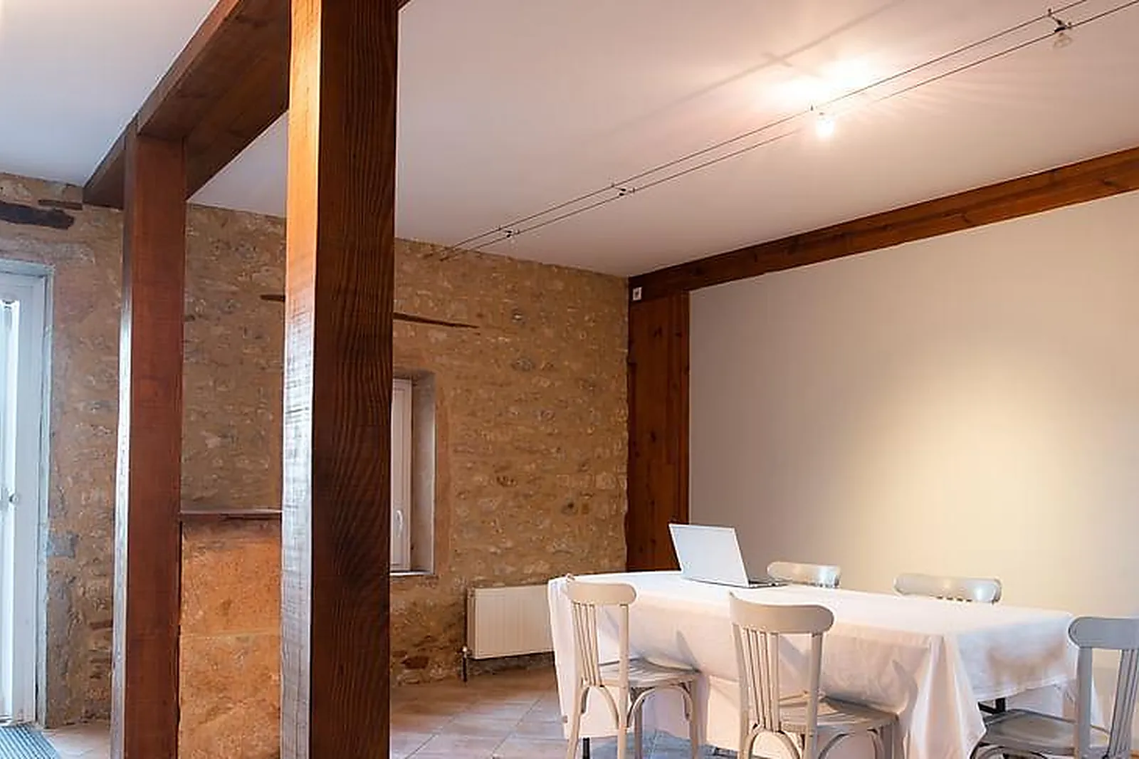 Lieux événementiels, CHEZ JUNE