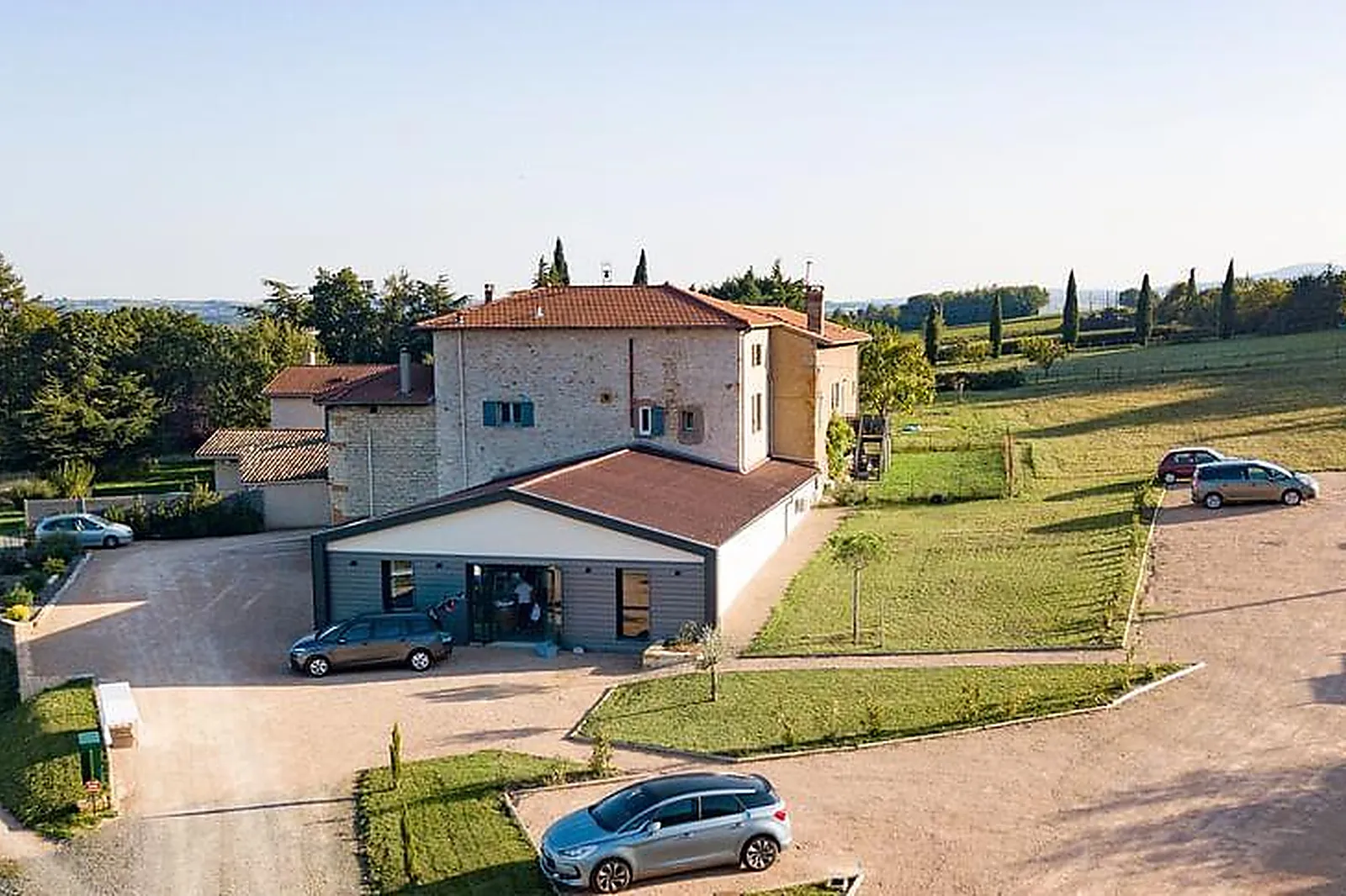 Lieux événementiels, CHEZ JUNE