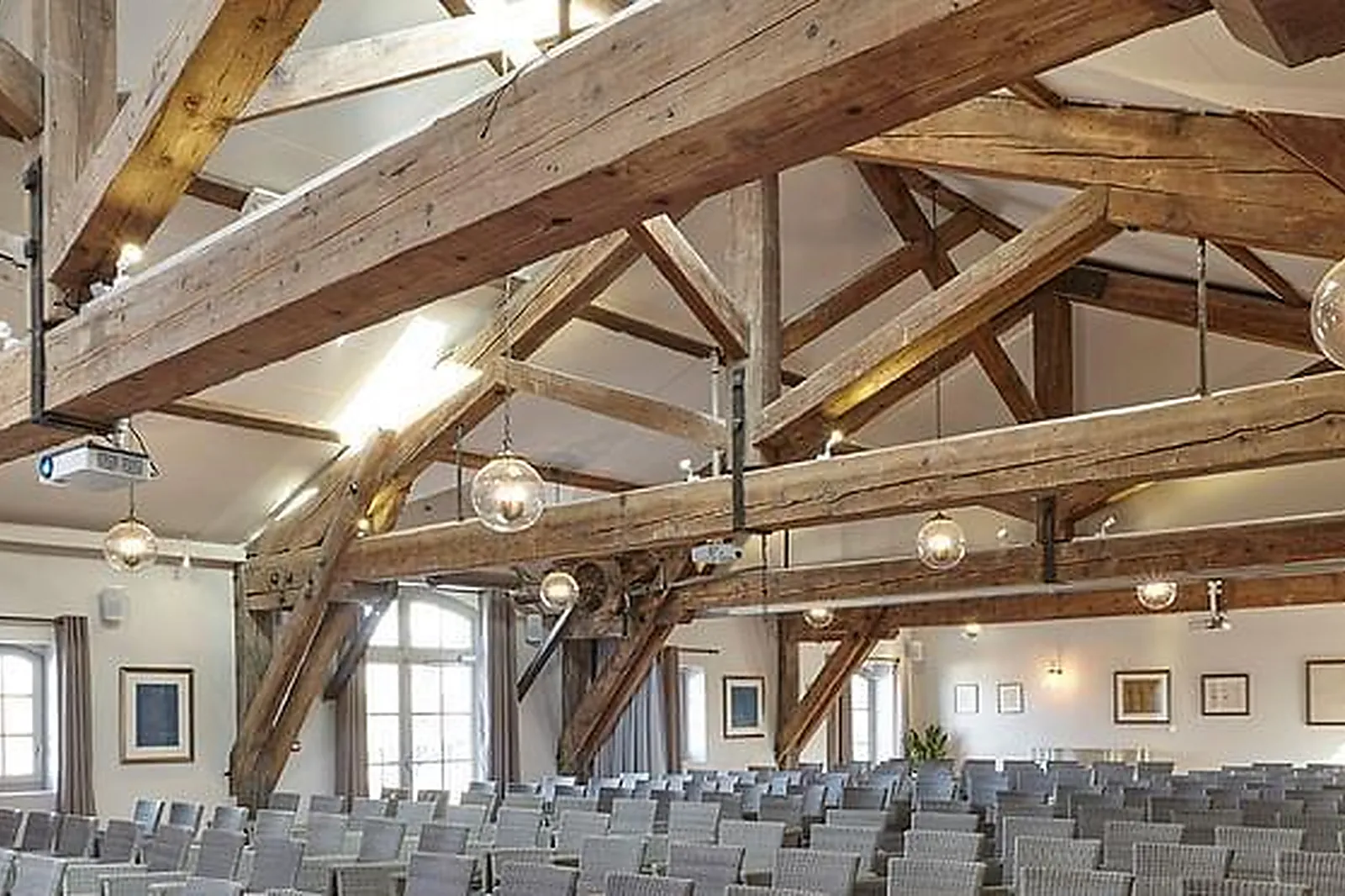 Lieux événementiels, GALERIE JOSEPH - FROISSART COUR