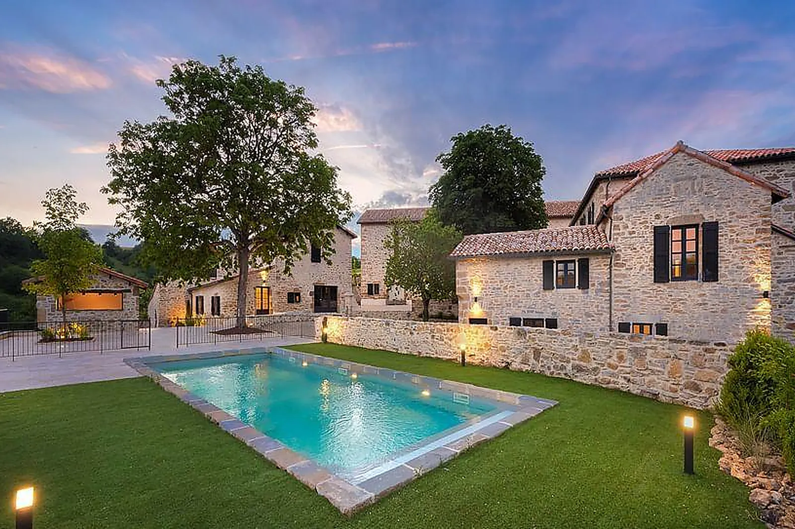 Lieux événementiels, LE SCARLETT