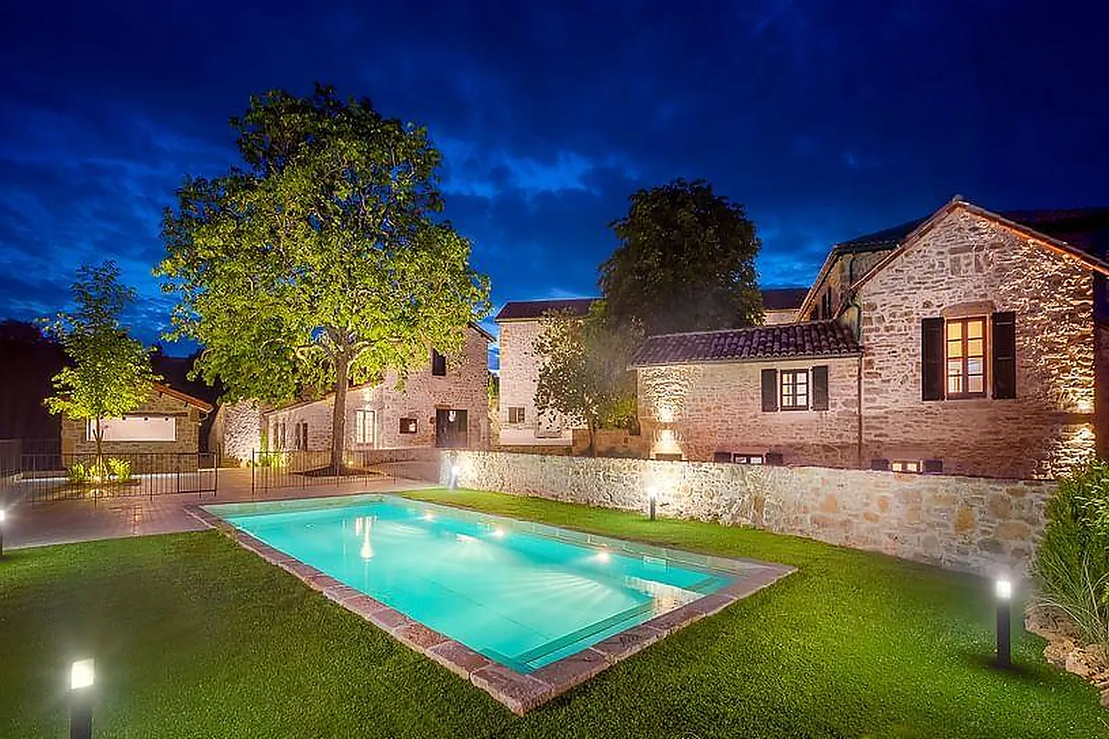 Lieux événementiels, LE SCARLETT