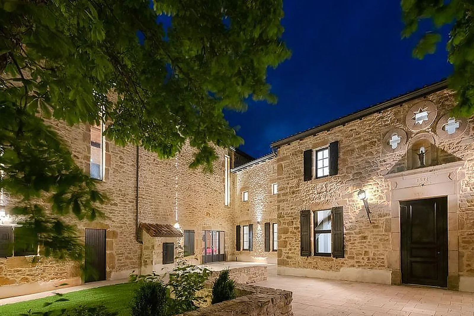 Lieux événementiels, LE SCARLETT