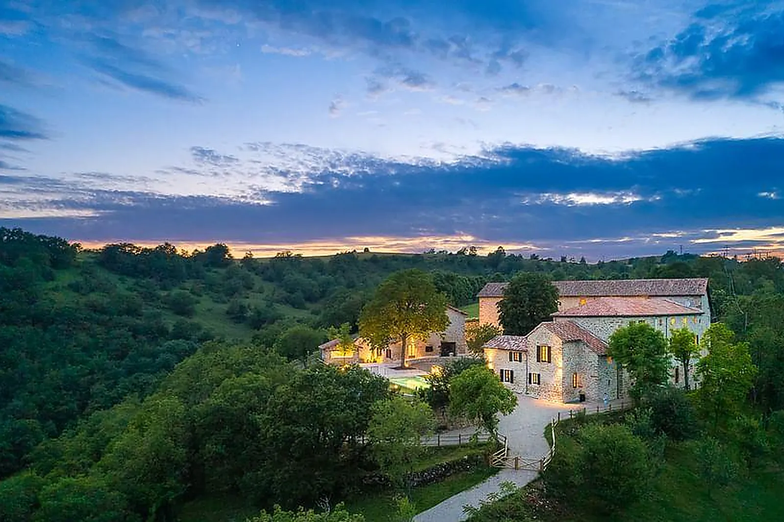 Lieux événementiels, LE SCARLETT