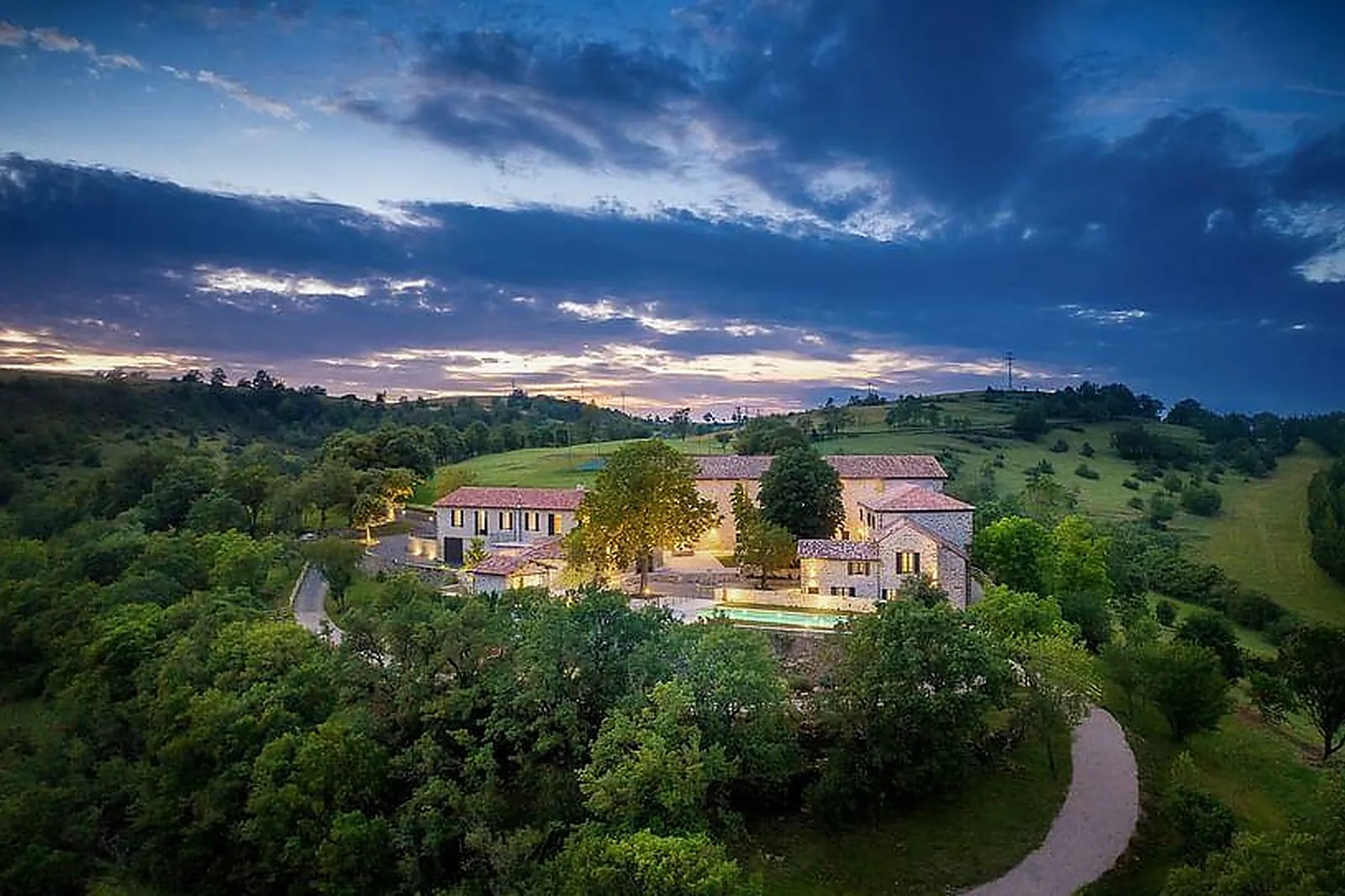 Lieux événementiels, LE SCARLETT
