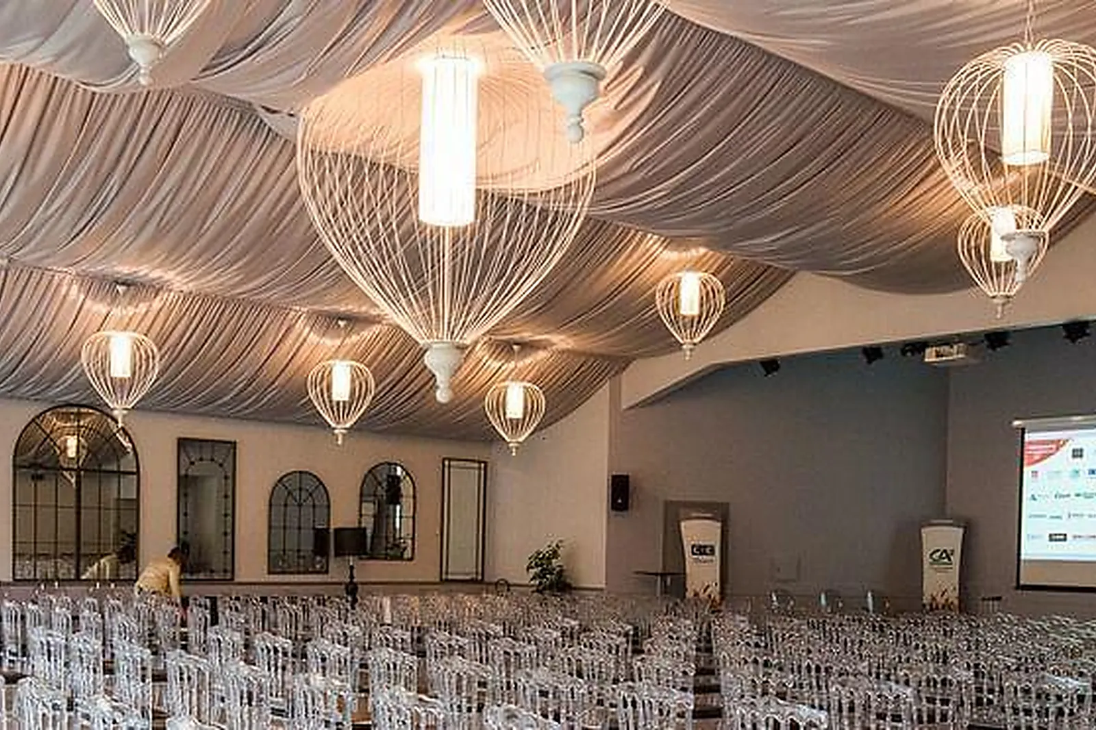 Lieux événementiels, SALLE DE RÉUNION ET DE FORMATION EN PLEIN CŒUR DE PARIS