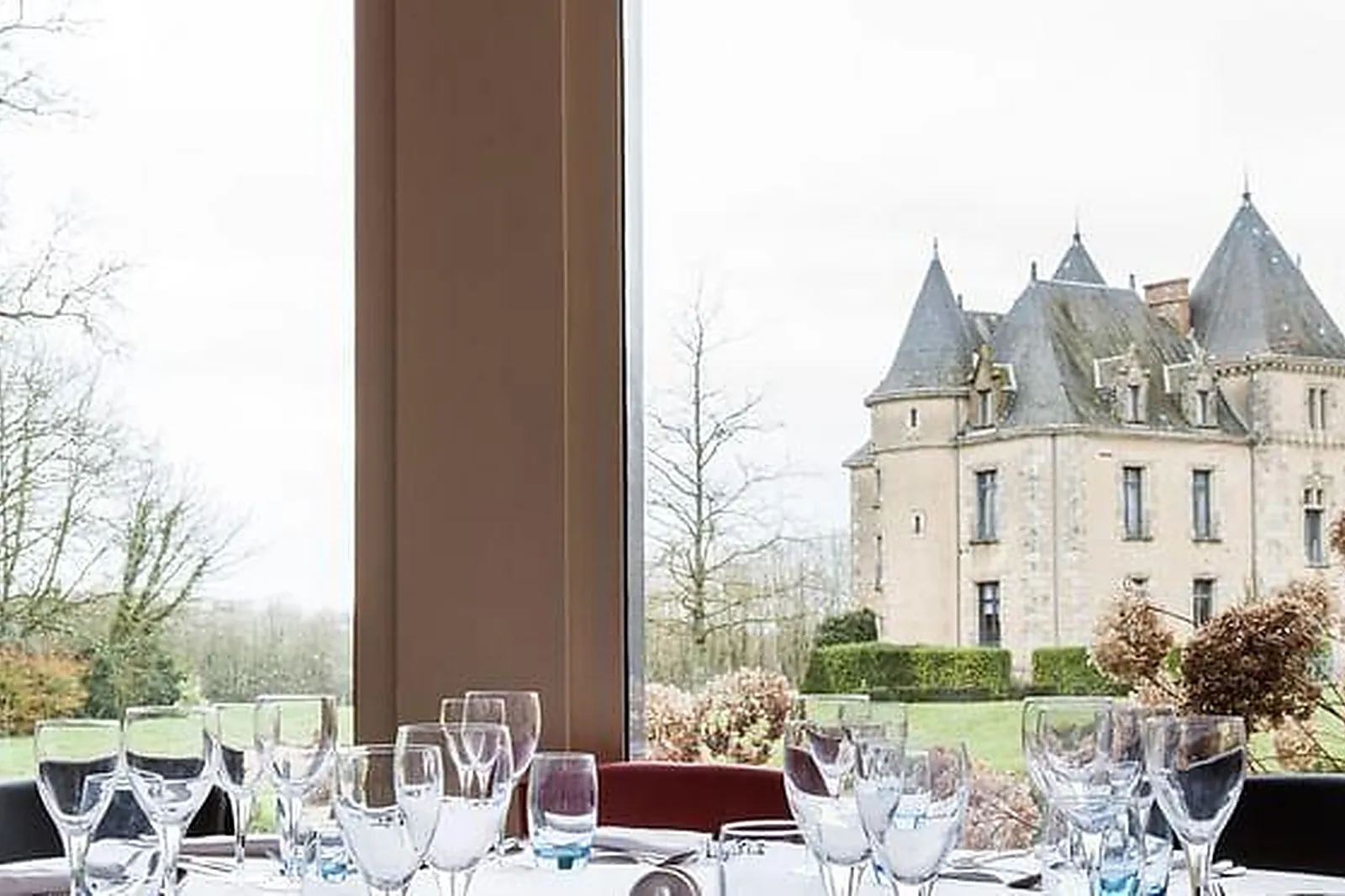 Lieux événementiels, SALLE DE RÉUNION ET DE FORMATION EN PLEIN CŒUR DE PARIS