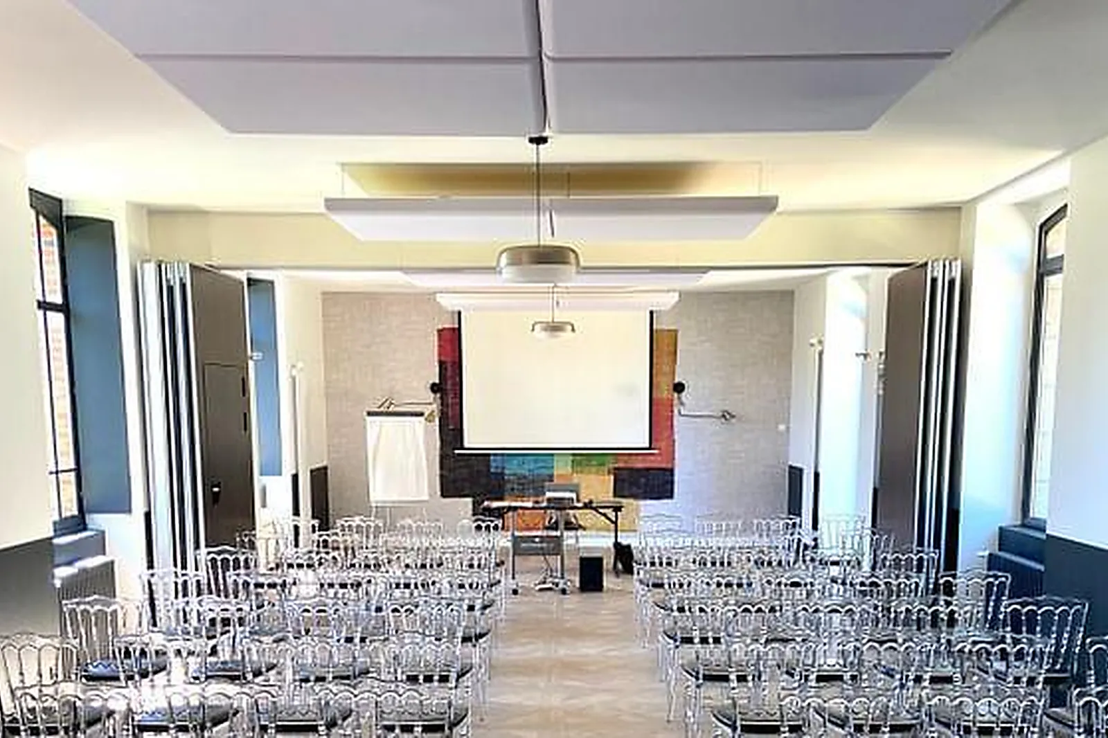 Lieux événementiels, SALLE DE RÉUNION ET DE FORMATION EN PLEIN CŒUR DE PARIS