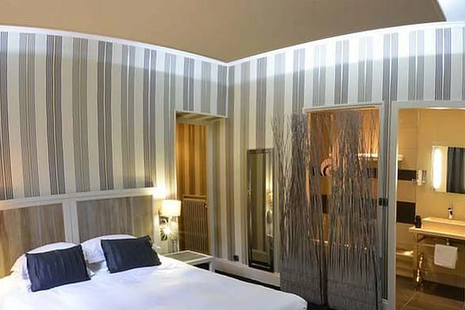 Lieux événementiels, DOMAINE DE JOINVILLE & SPA ***