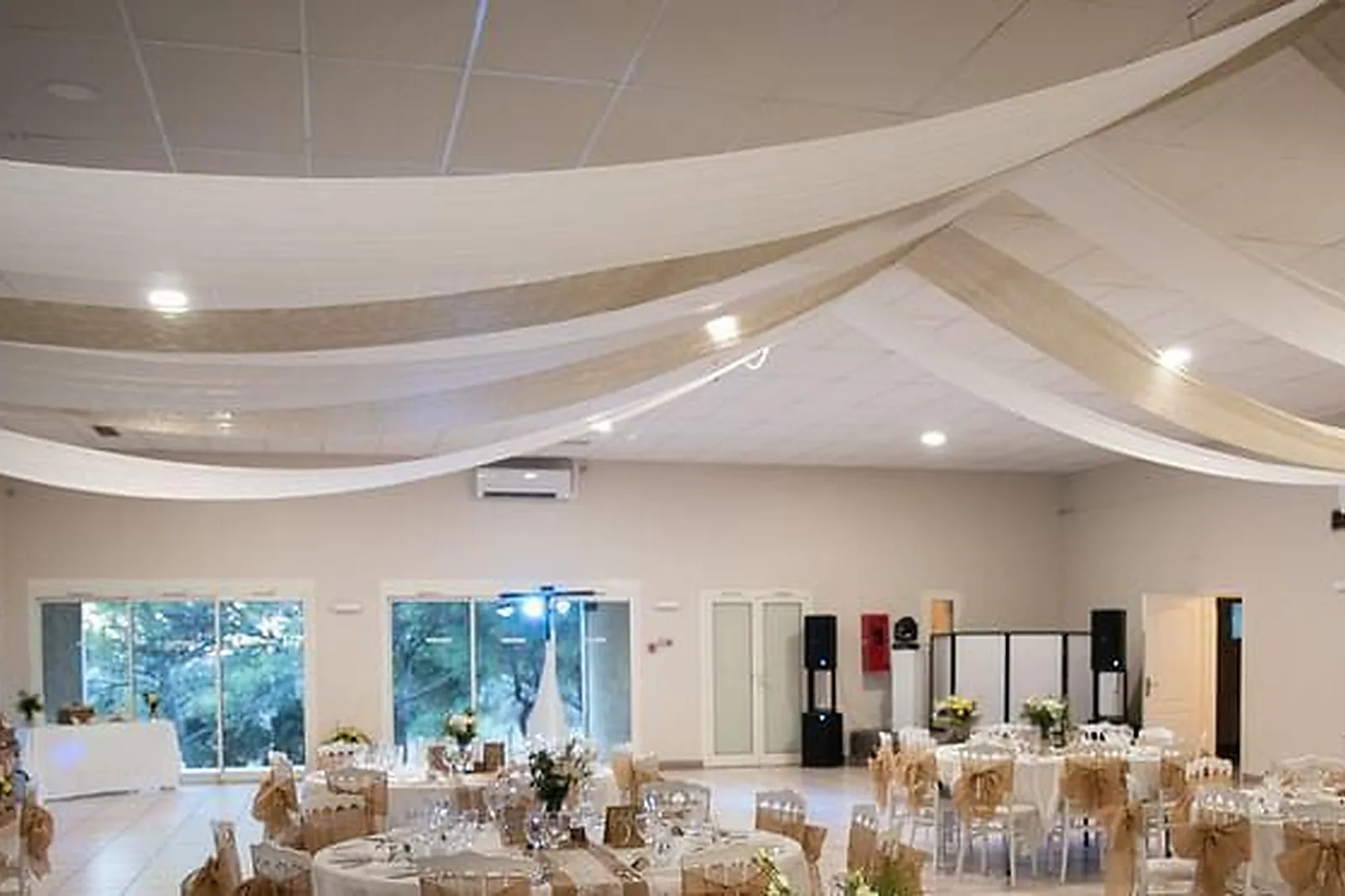 Lieux événementiels, DOMAINE DE ROQUEROUSSE***