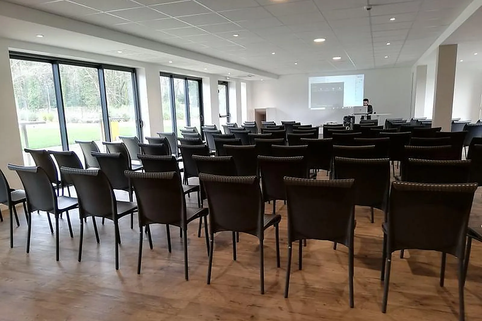 Lieux événementiels, DOMAINE DE L'AÉROPISTE