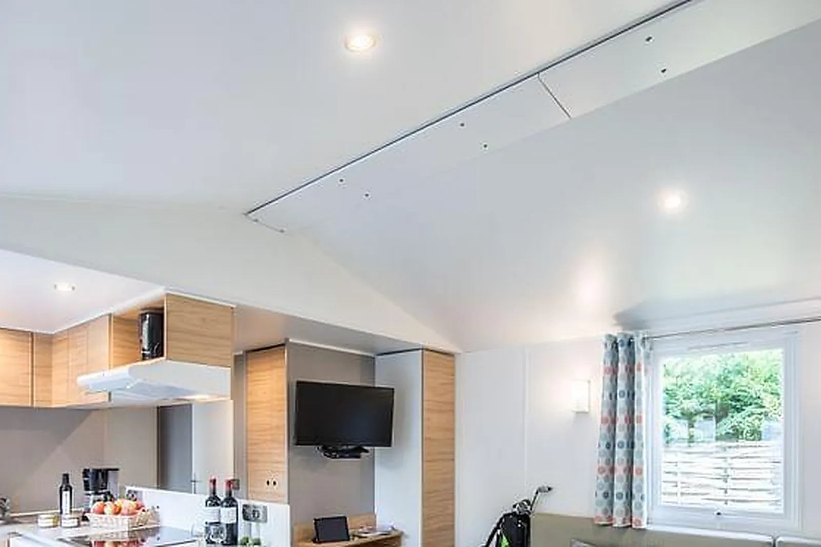 Lieux événementiels, LA PIERRE PRÉCIEUSE