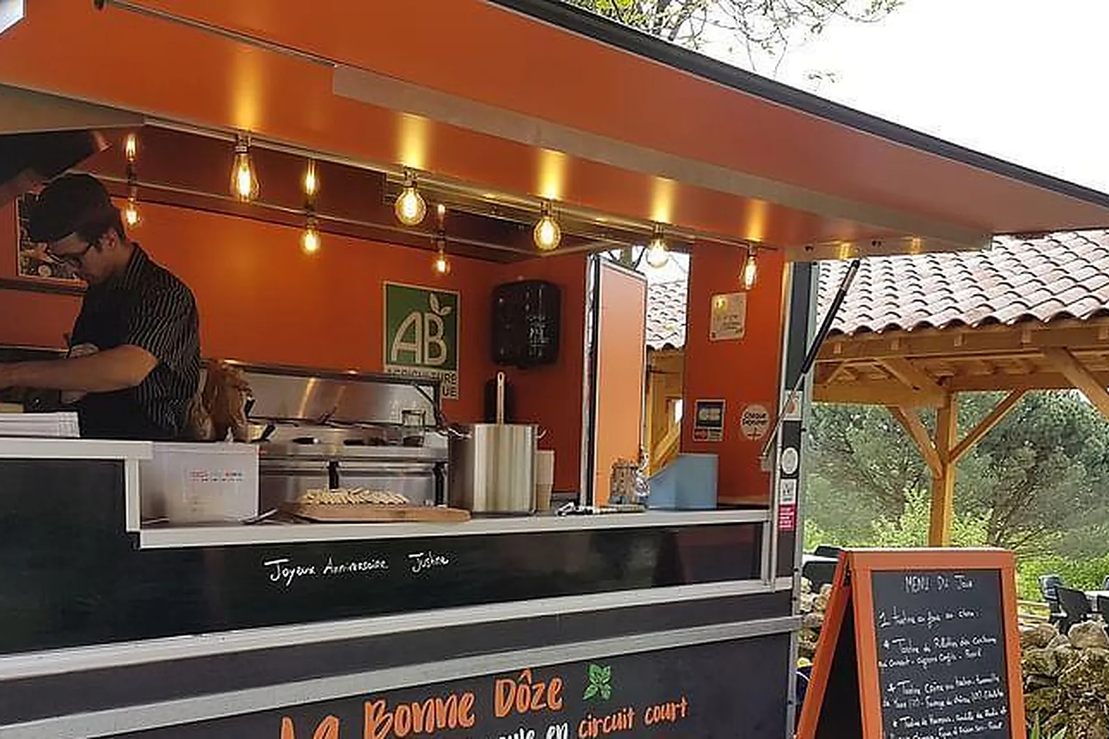 Lieux événementiels, SUPREME