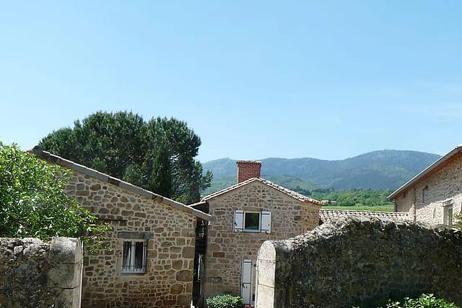 Lieux événementiels, SUPREME