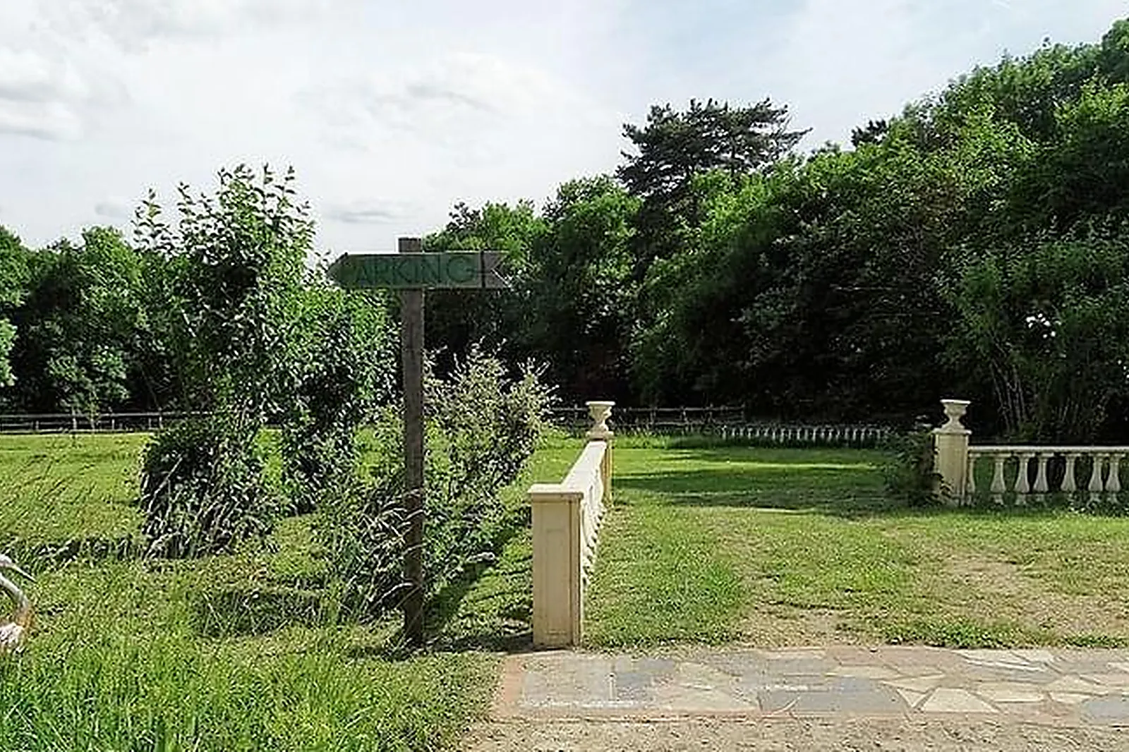 Lieux événementiels, DOMAINE DE LA LOUVETIÈRE