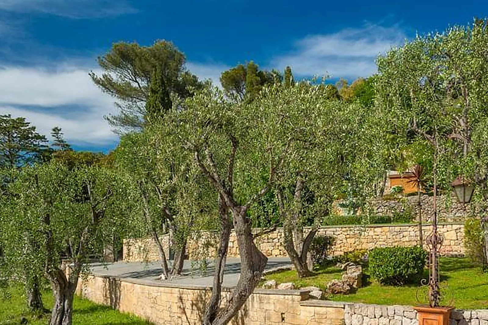 Lieux événementiels, CHÂTEAU DE BRÉLIDY