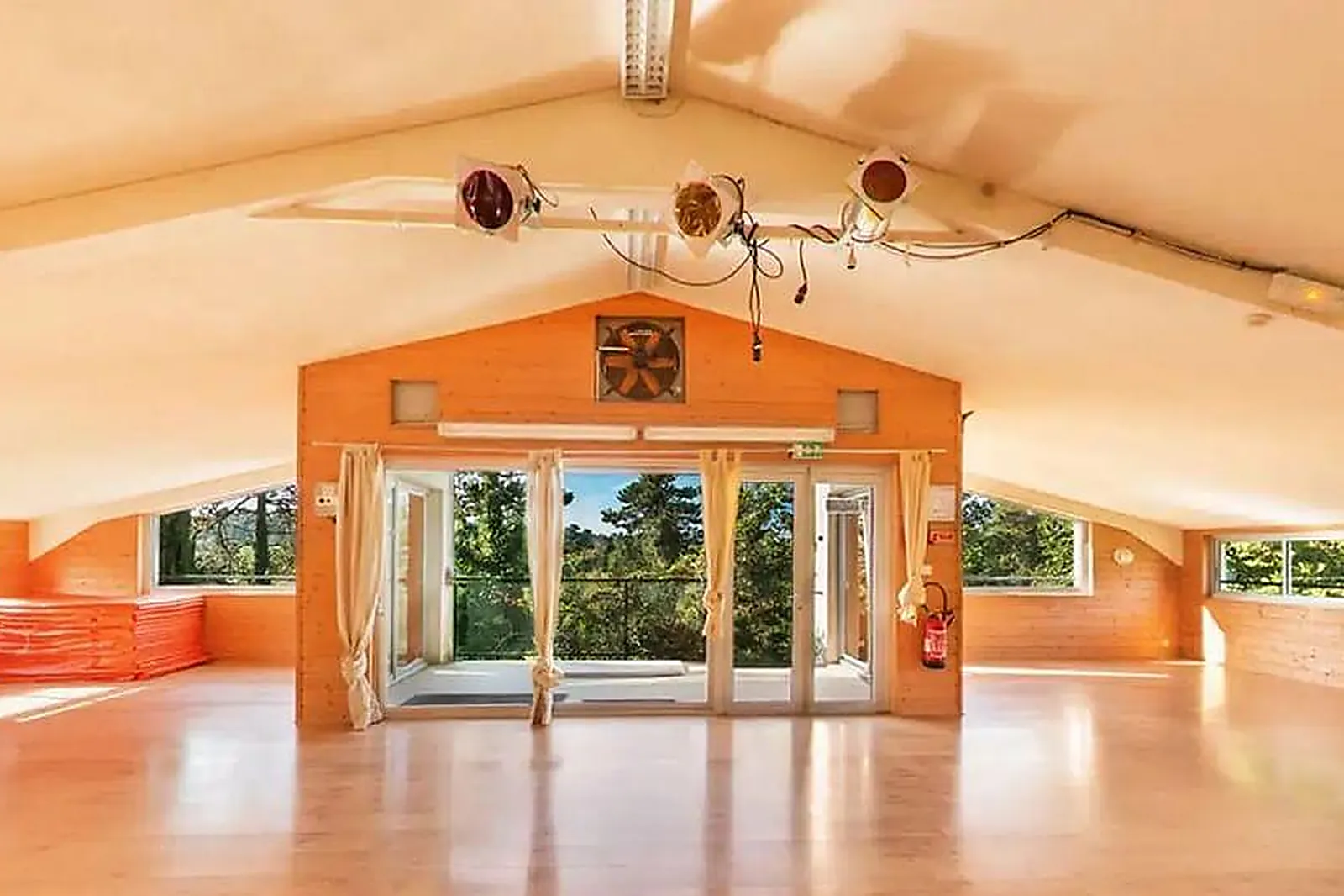 Lieux événementiels, DOMAINE ENTRE MER ET FORÊT