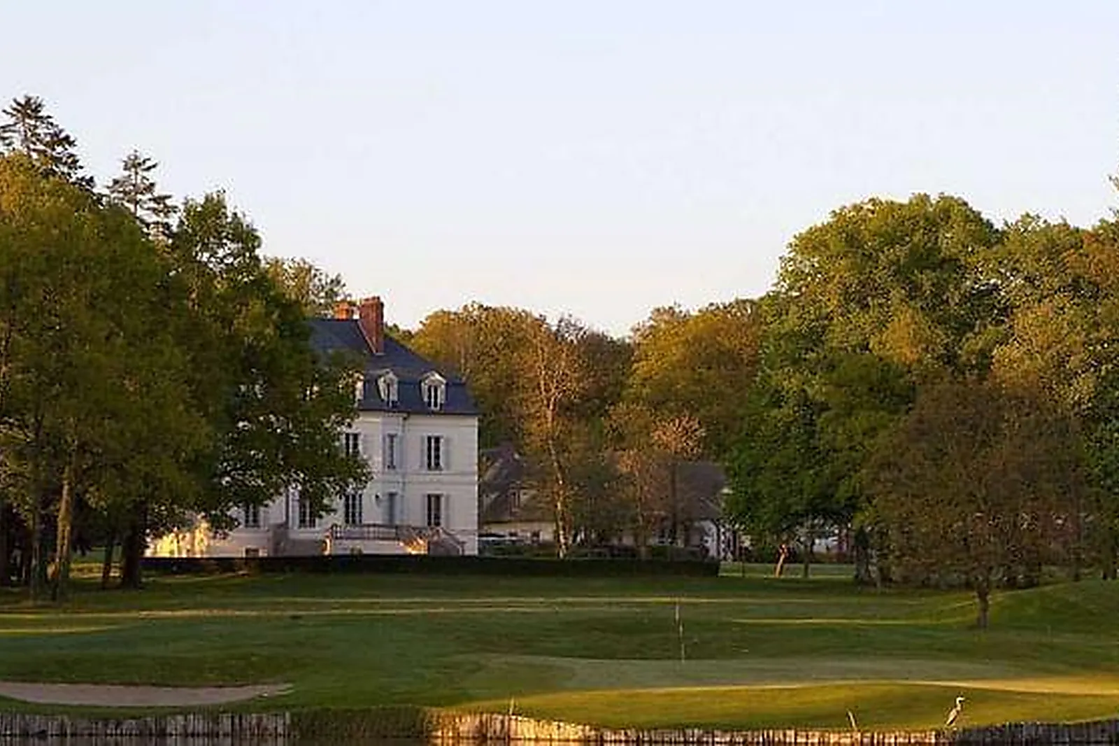 Lieux événementiels, DOMAINE ET GOLF DU RONCEMAY ****