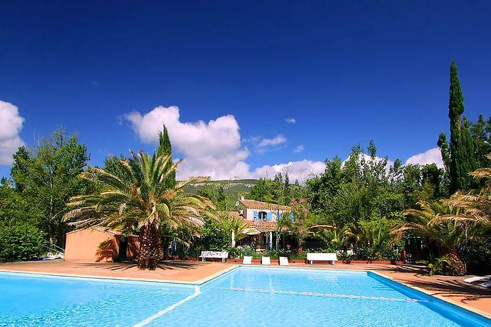 Lieux événementiels, DOMAINE LA PEIRIERE