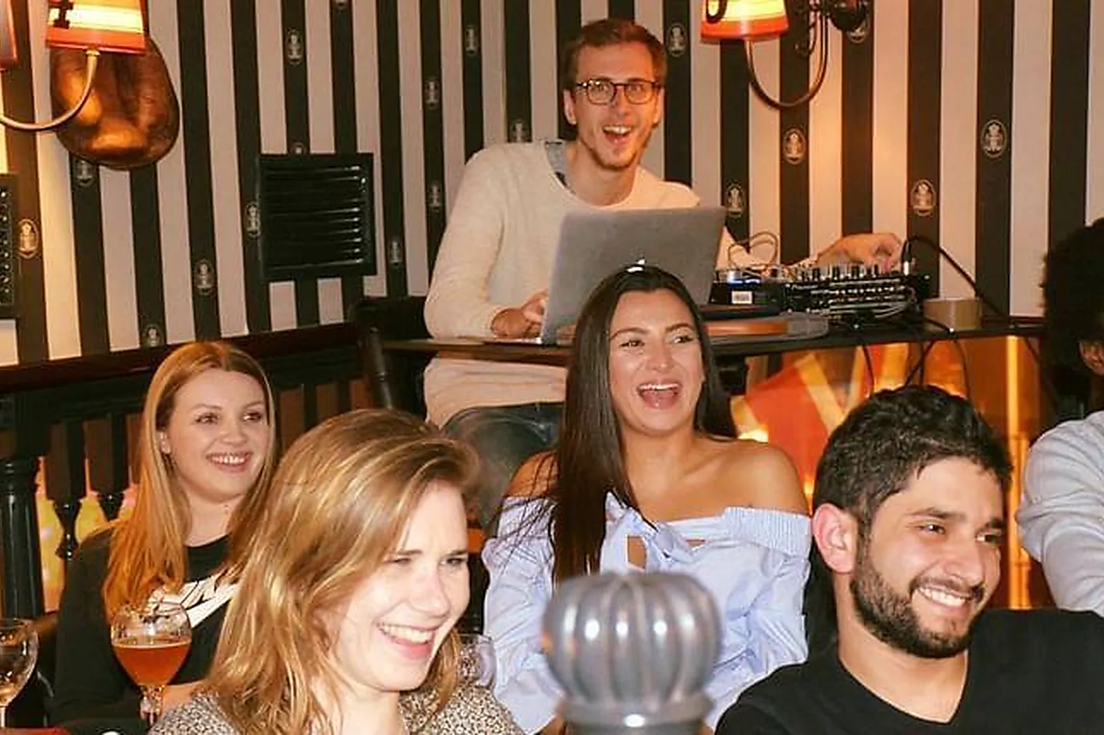 Lieux événementiels, DON-K COMEDY CLUB