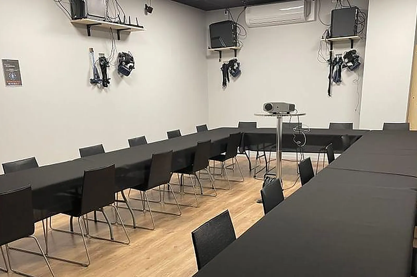 Lieux événementiels, COOL WORKING VÉLIZY