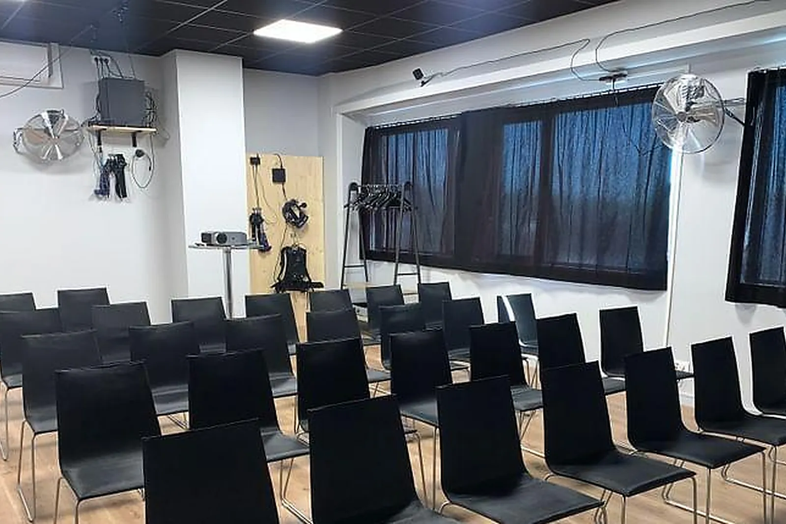 Lieux événementiels, COOL WORKING VÉLIZY