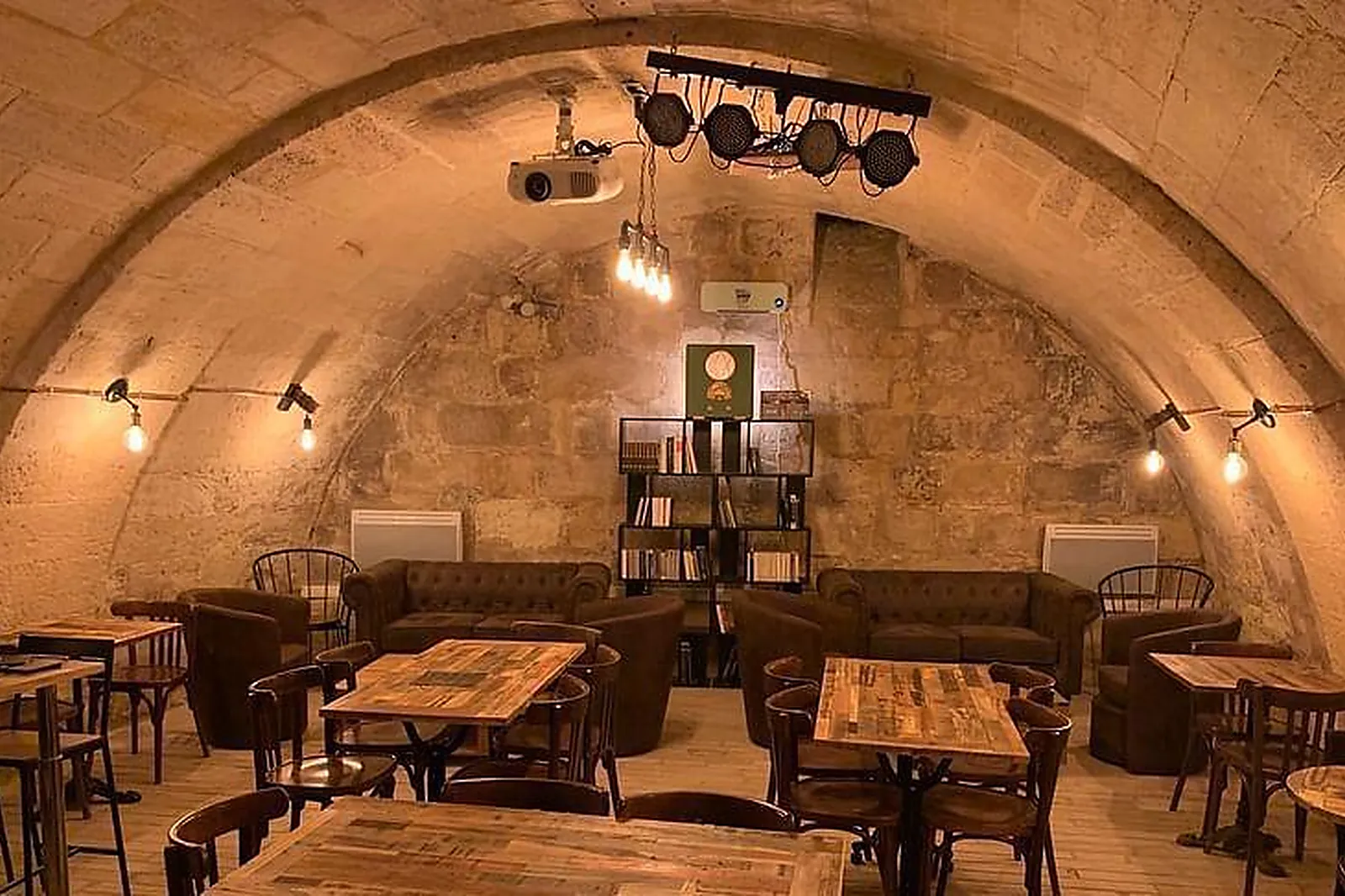 Lieux événementiels, DÉJÀ-VU CAFÉ