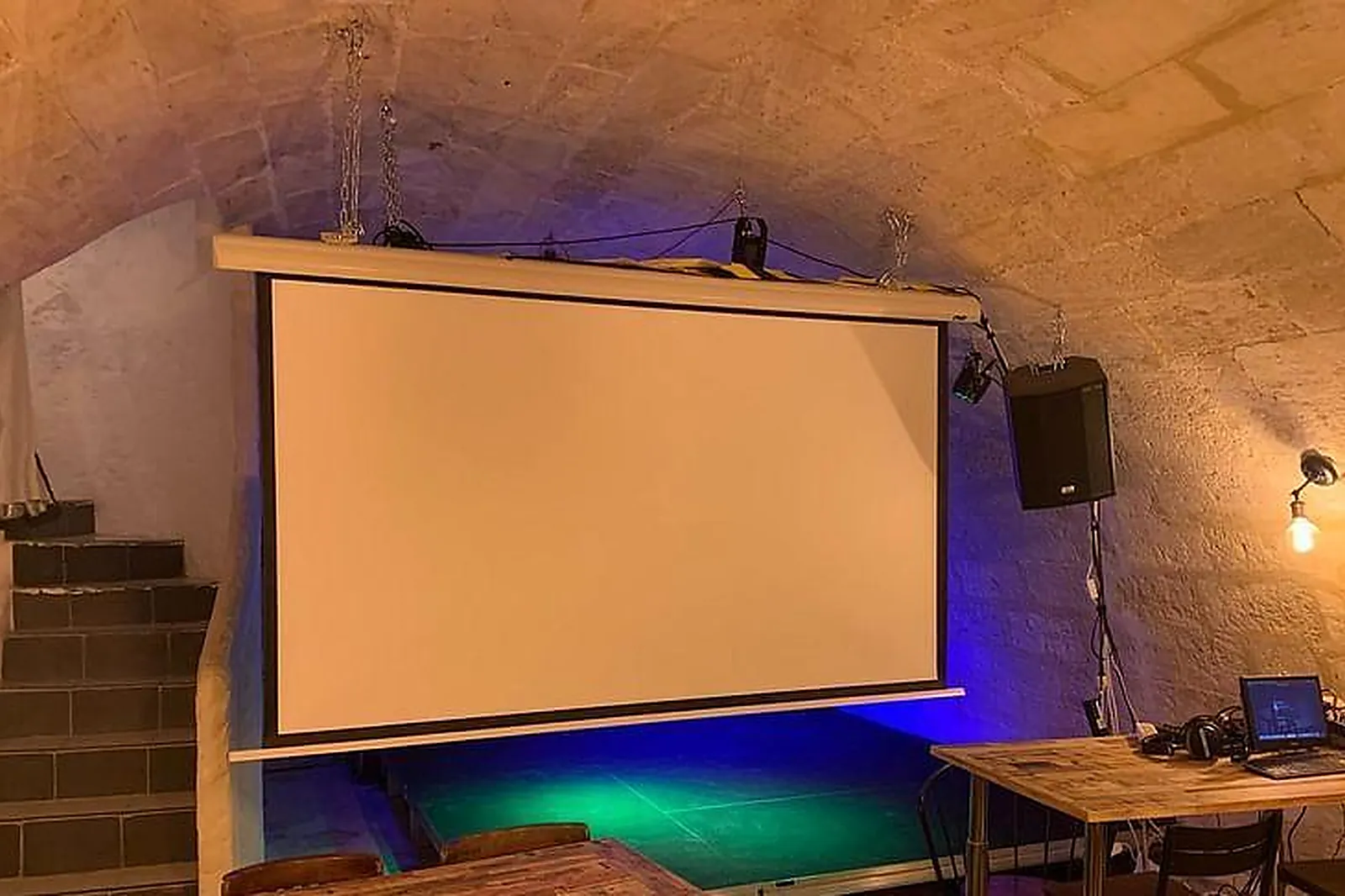 Lieux événementiels, DÉJÀ-VU CAFÉ