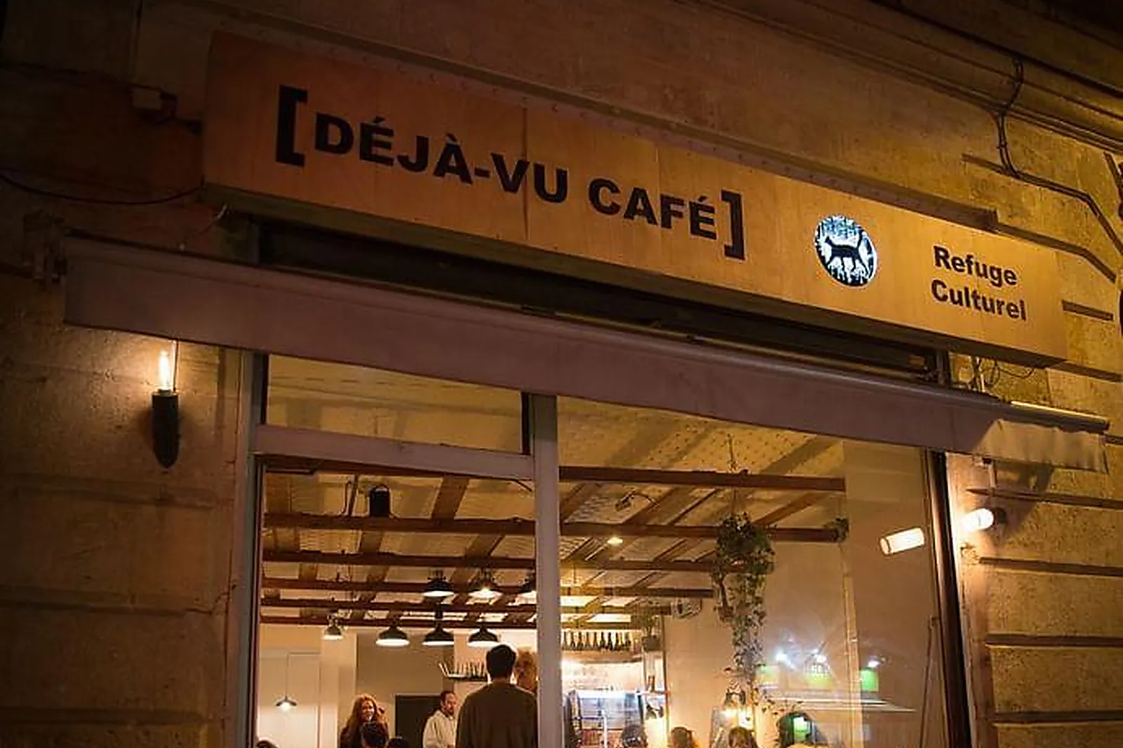Lieux événementiels, DÉJÀ-VU CAFÉ