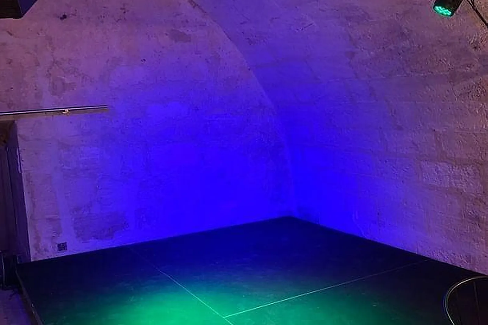 Lieux événementiels, DÉJÀ-VU CAFÉ