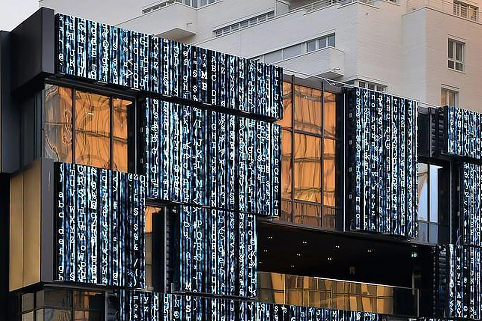 Lieux événementiels, ONLY ENCHÈRES