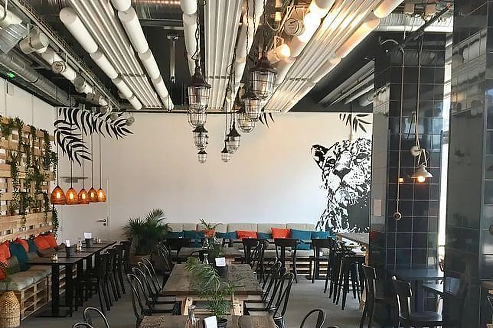 Lieux événementiels, ESSPACE