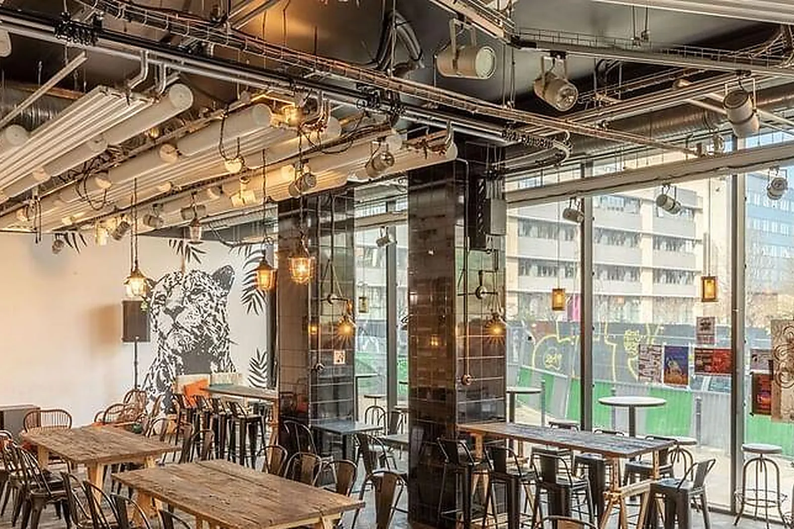 Lieux événementiels, ESSPACE