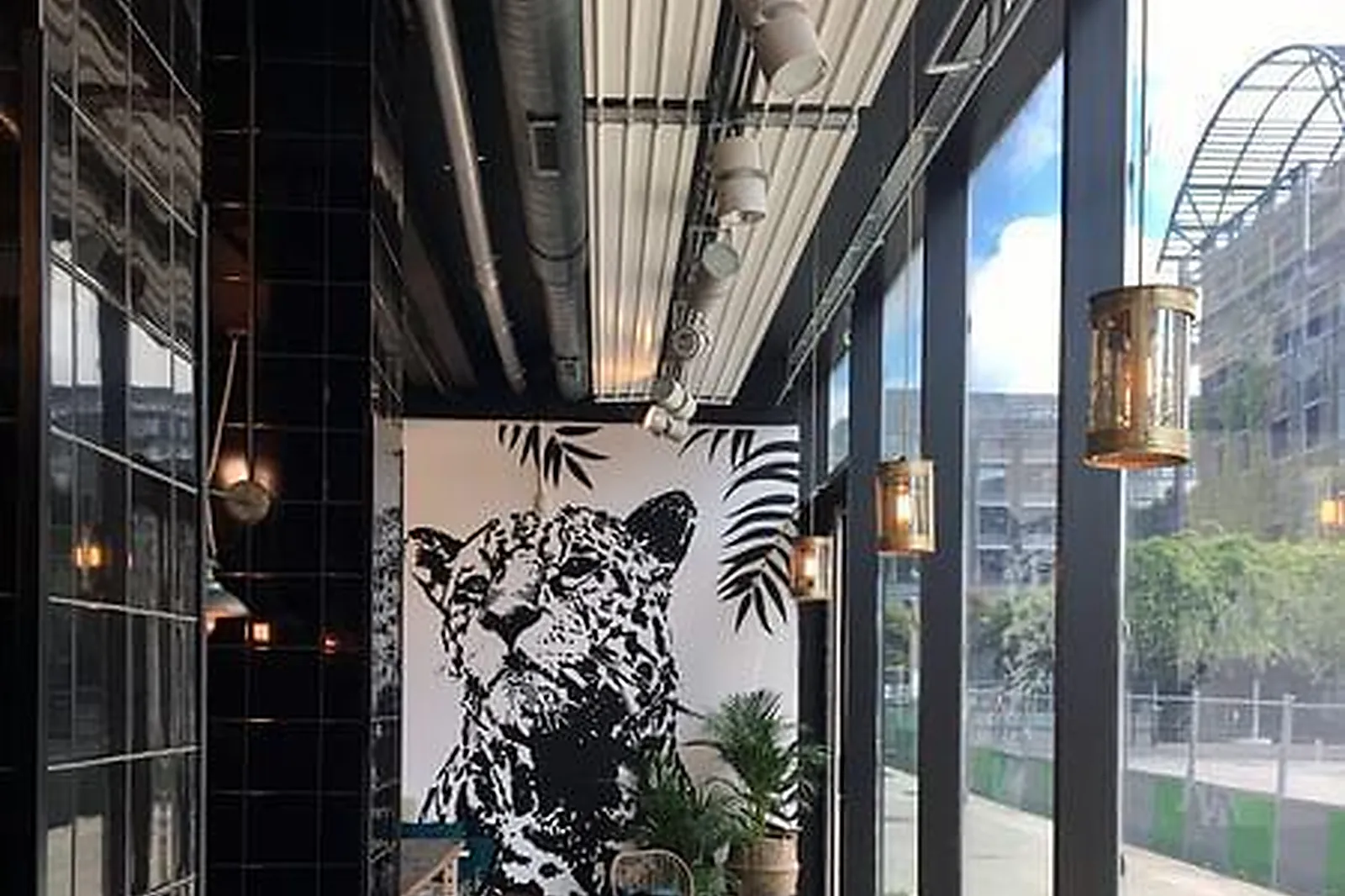 Lieux événementiels, ESSPACE