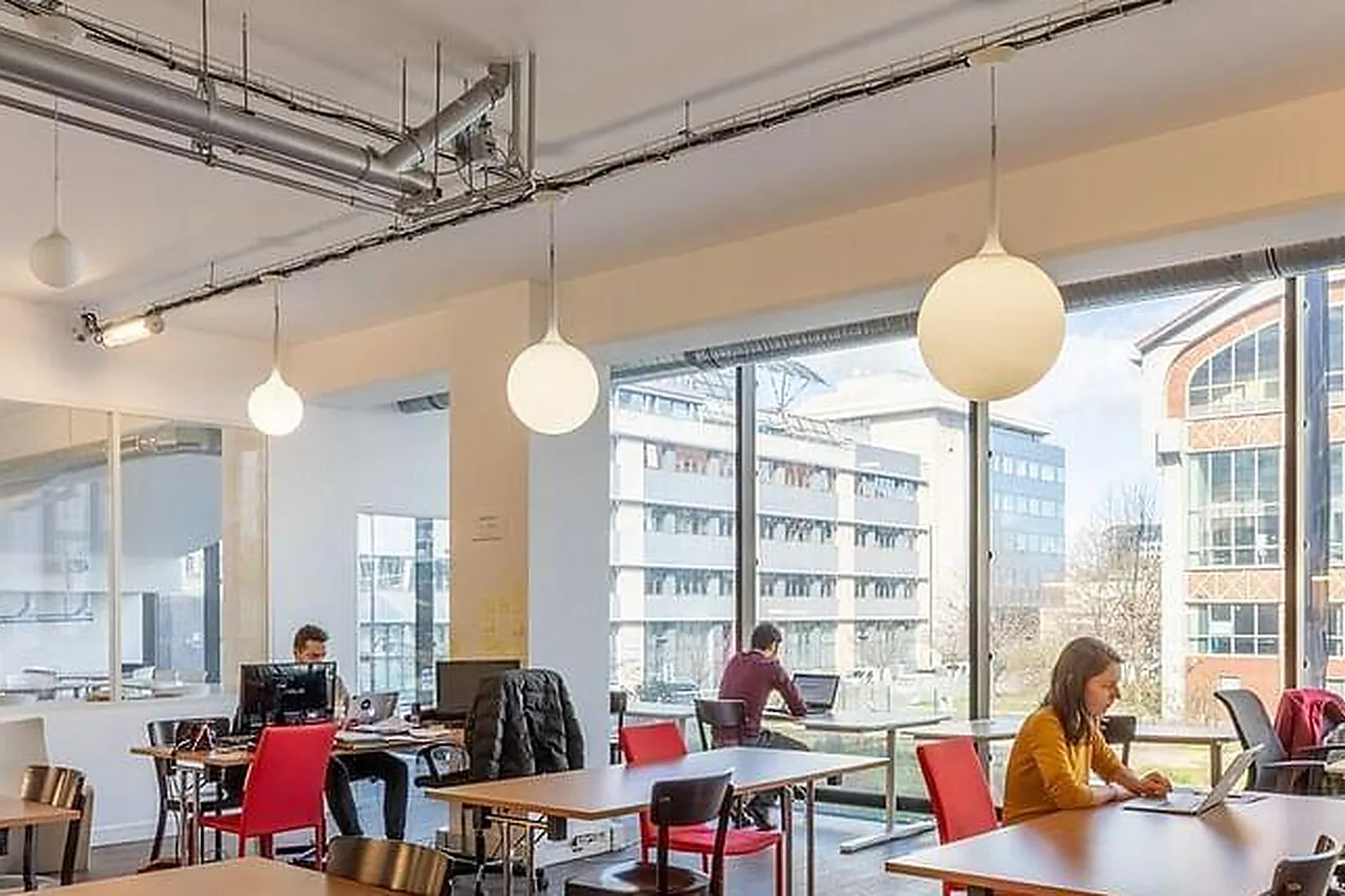 Lieux événementiels, ESSPACE