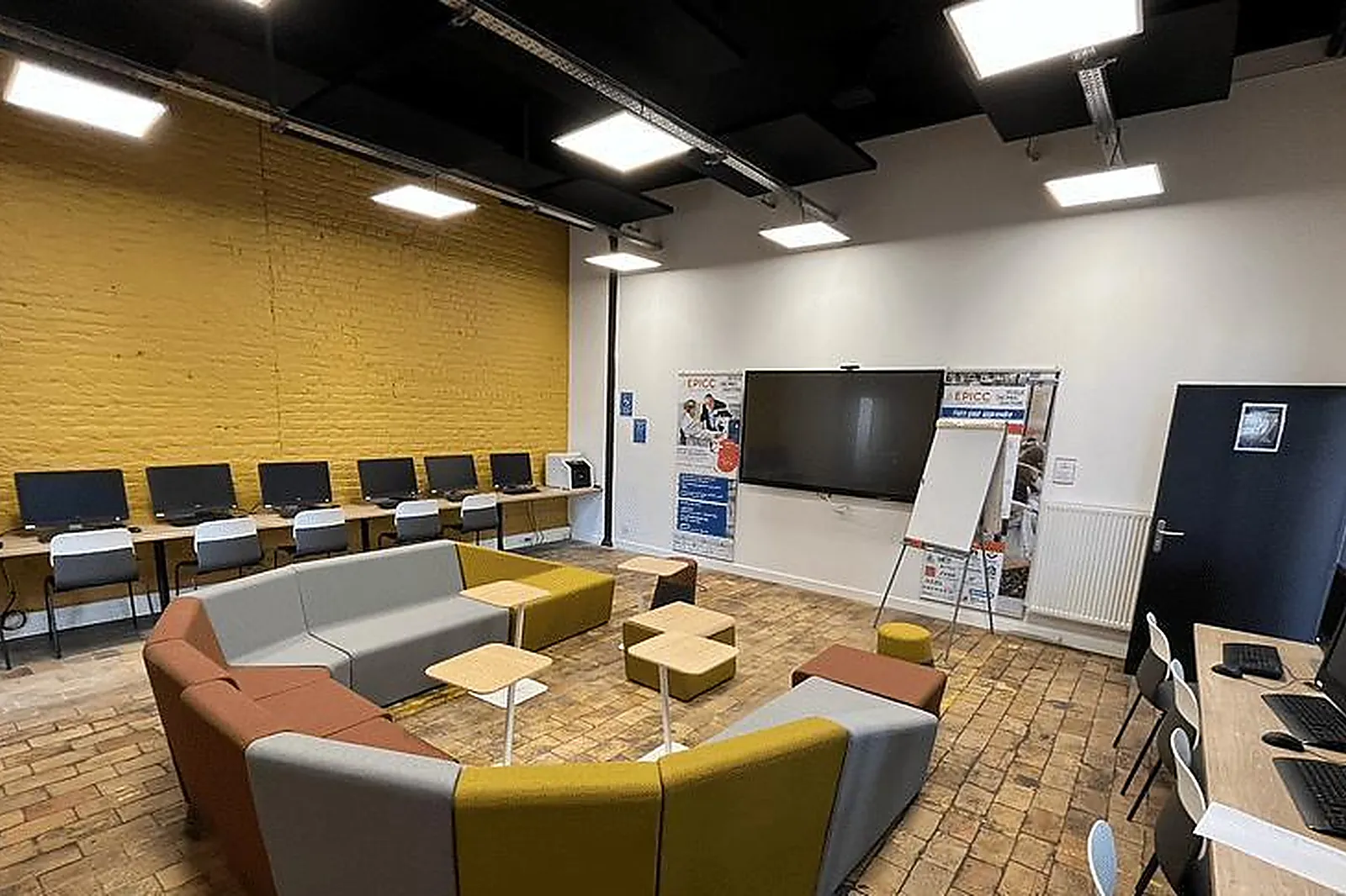 Lieux événementiels, BISTROT L'OLIVIER - SALLE DE RÉUNION