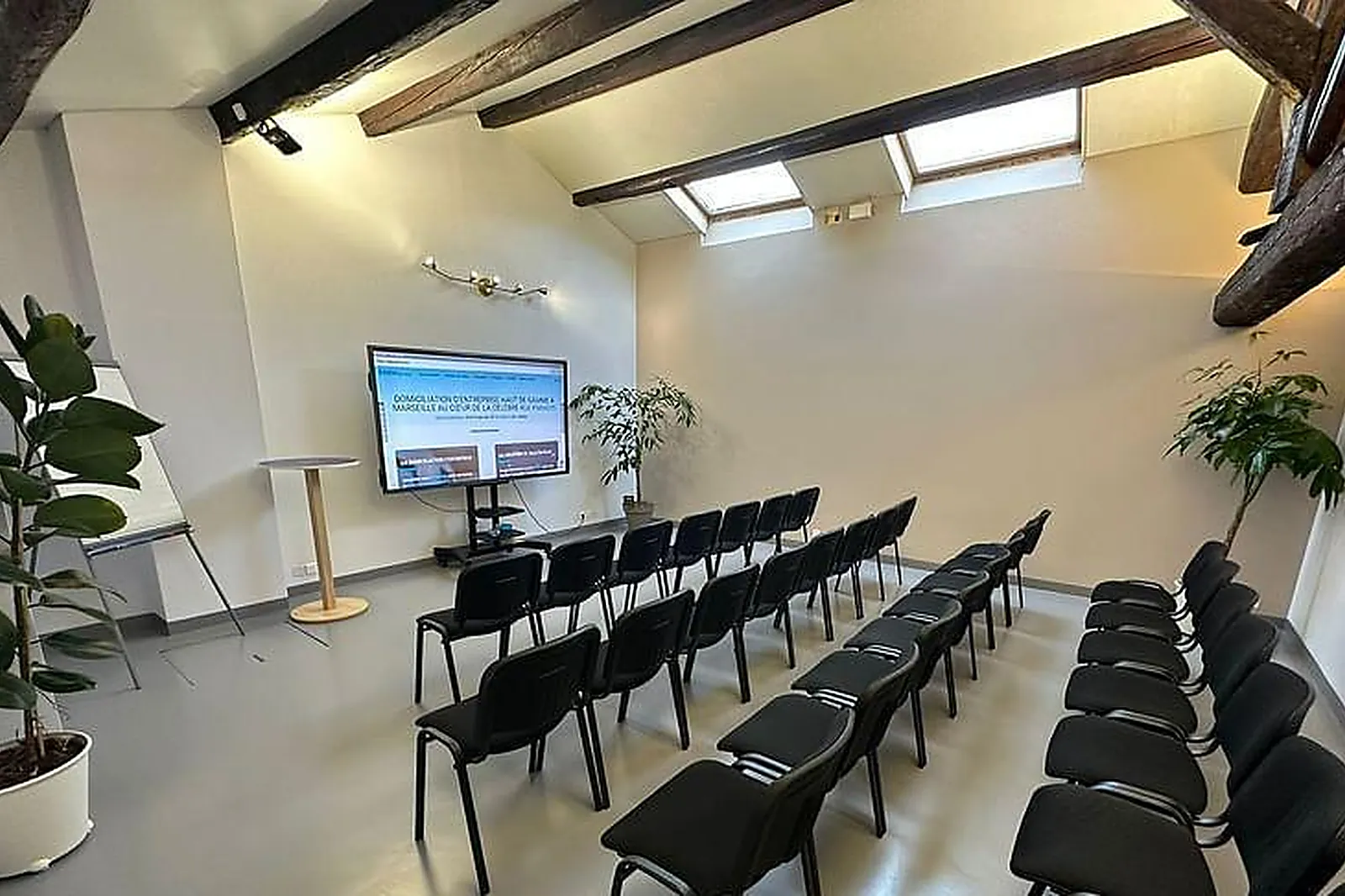 Lieux événementiels, EDEN SERVICE DOMICILIATION LOCATION DE SALLES