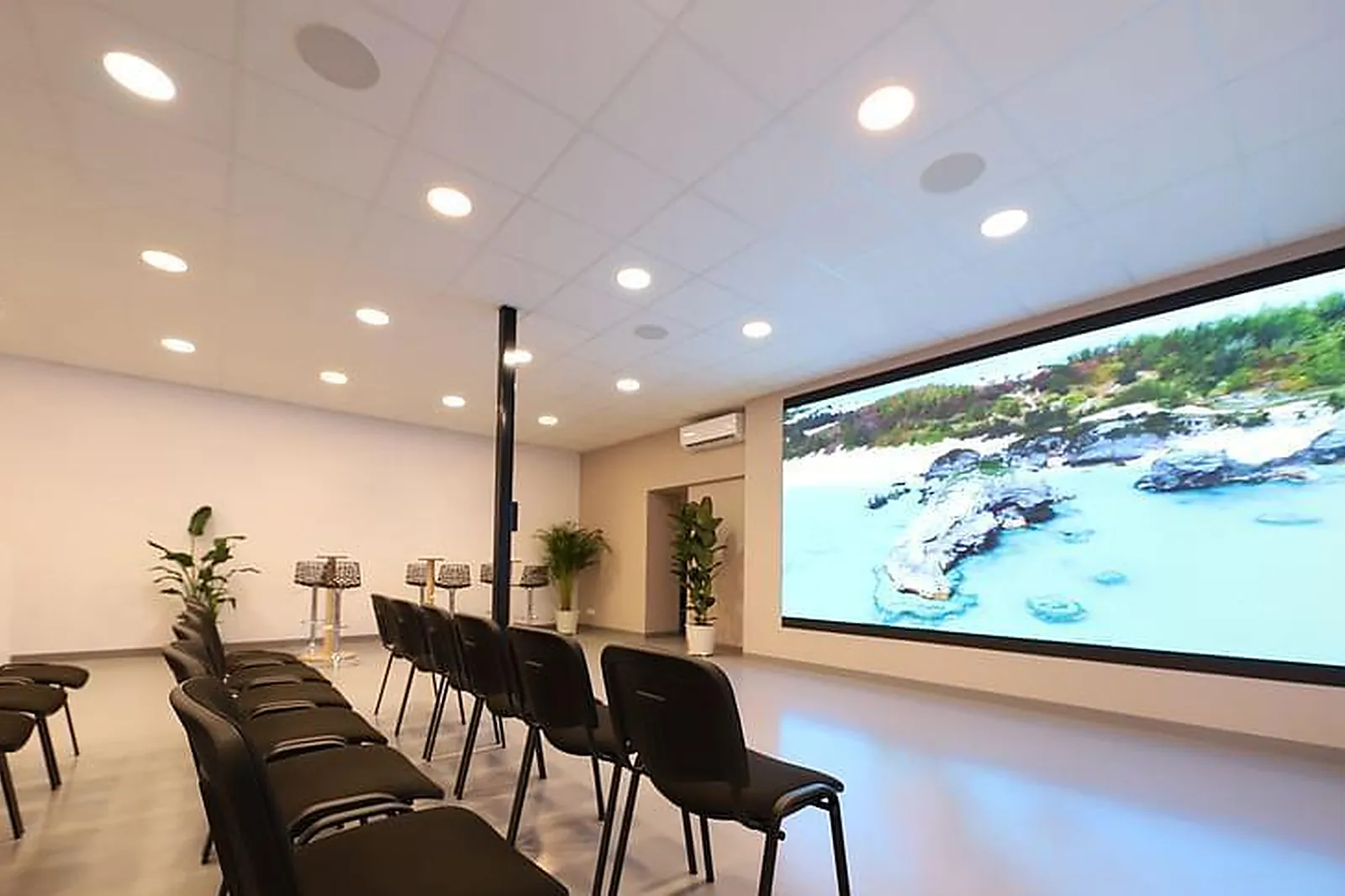 Lieux événementiels, EDEN SERVICE DOMICILIATION LOCATION DE SALLES