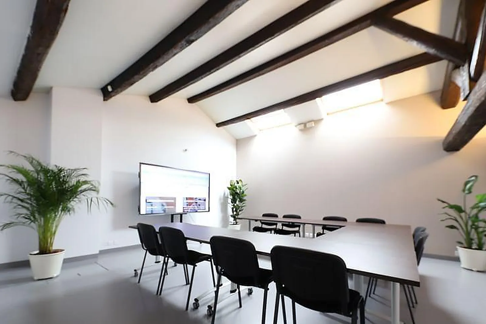 Lieux événementiels, EDEN SERVICE DOMICILIATION LOCATION DE SALLES