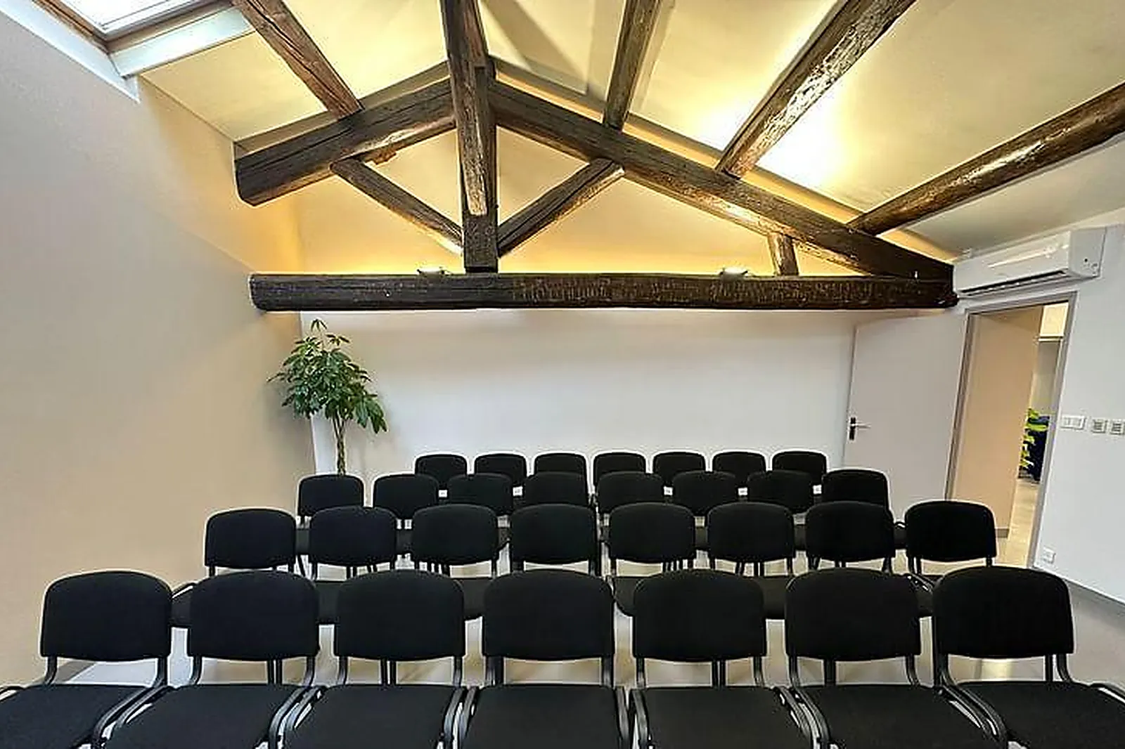 Lieux événementiels, EDEN SERVICE DOMICILIATION LOCATION DE SALLES