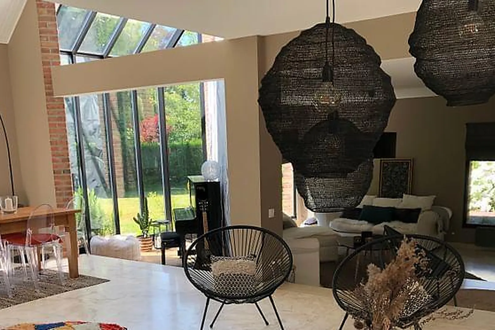 Lieux événementiels, ENTRE PARENTHÈSES